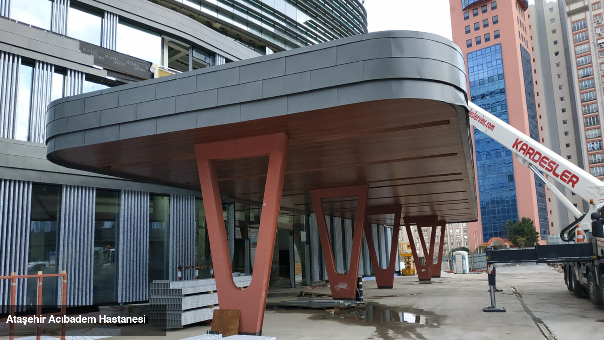 THE LAND OF LEGENDS sinema salonu , modern mimari tasarım örnekleri 