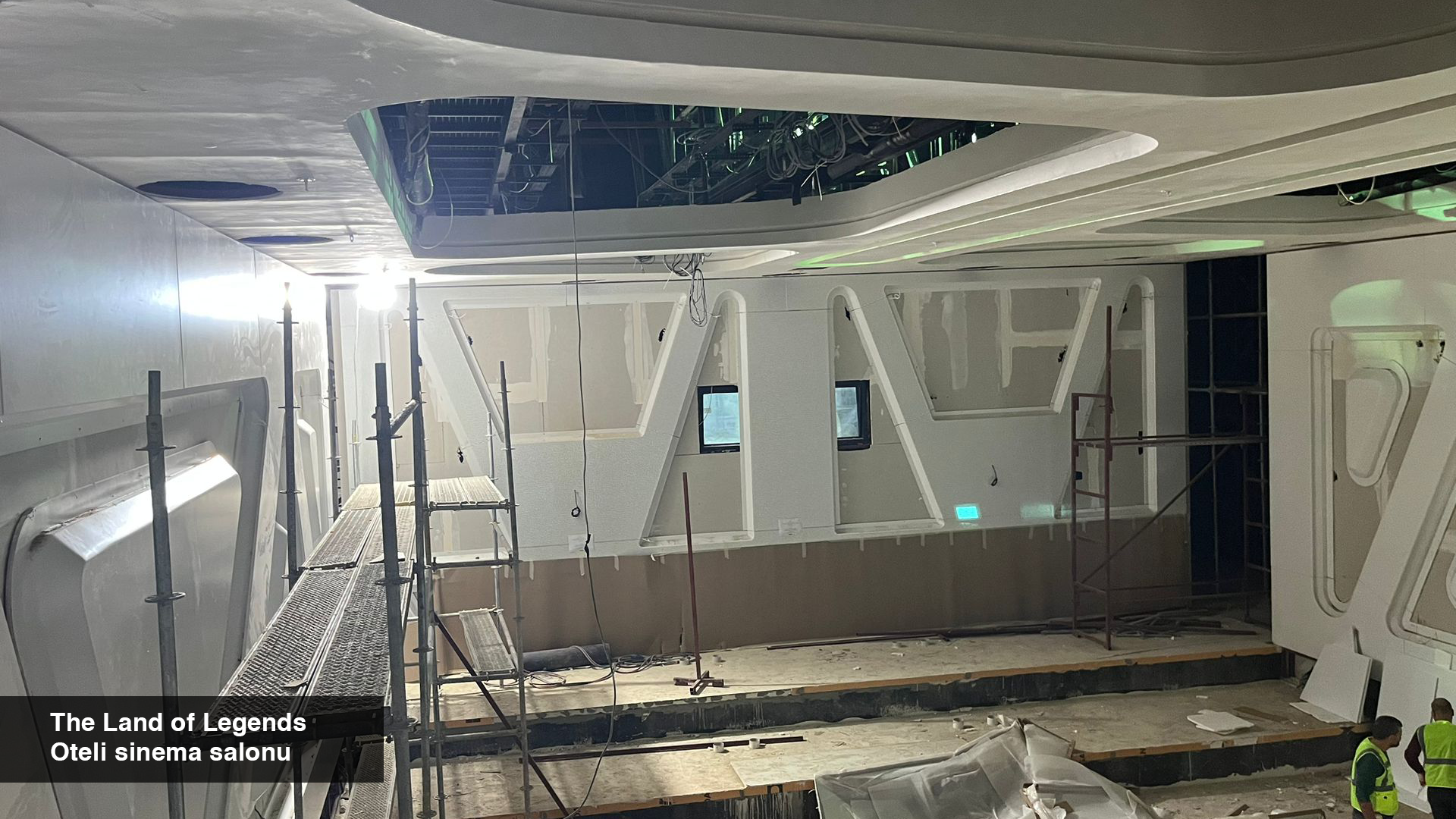 THE LAND OF LEGENDS sinema salonu , modern mimari tasarım örnekleri